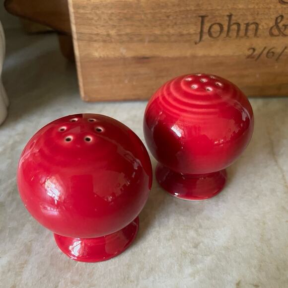 Fiesta Scarlet Red Salt & Pepper shakers - Picture 1 of 6
